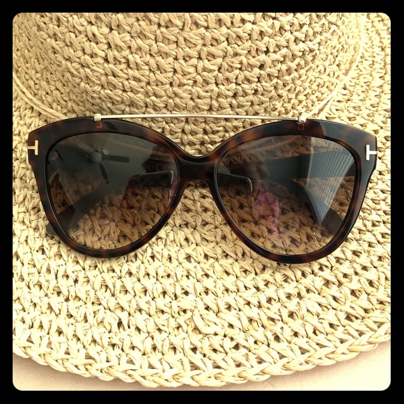 Tom Ford Accessories - 😎Tom Ford sunnies☀️ Genuine TF sunglasses 😎